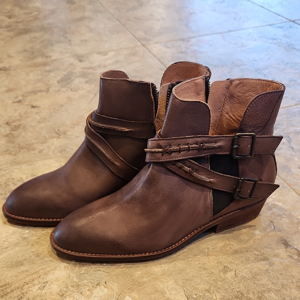 New With Tags Beautiful Vera Cruz Hali Boots Size 38  Brown